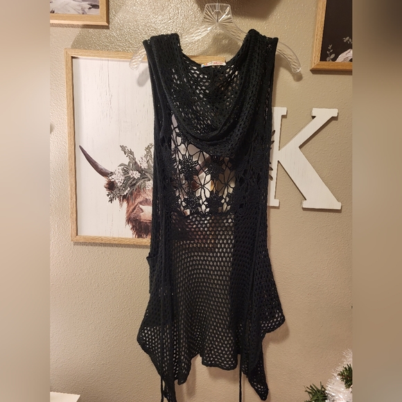 Umgee Black knitted Cardigan Vest size small/medium - Picture 2 of 5